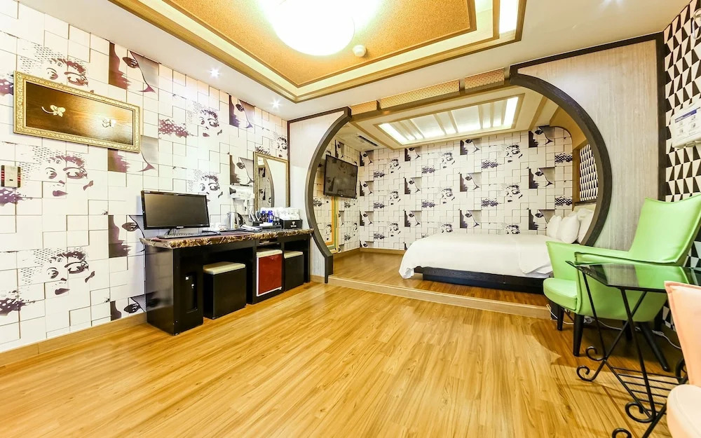 Jinju Hotel Beach