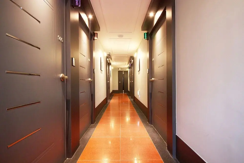 Mango Hotel