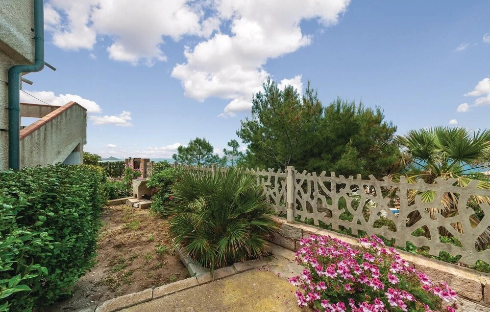 Stunning Apartment in Porto Alabe With 2 Bedrooms and Wifi