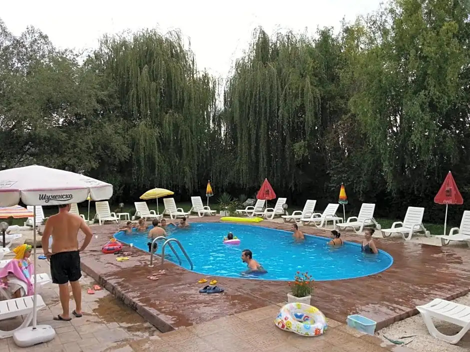 Family Hotel Iv