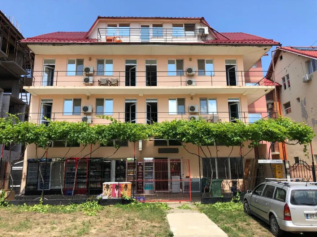 Apartament 5 camere cu balcon Costinesti plaja 5 minute Nucilor 6