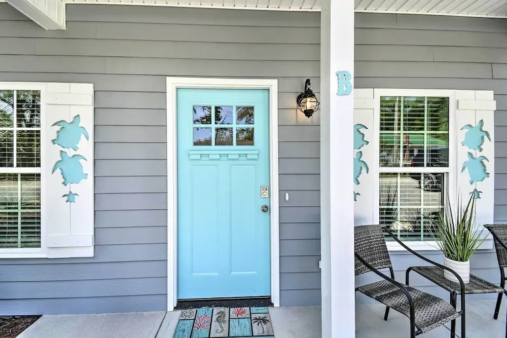Ocean Isle Beach Home w/ Shared Lanai & Grill