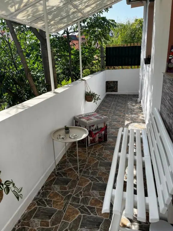 ART APARTMENT GERI 2 ,with a terrace,space for bikes,free parking&wi-fi