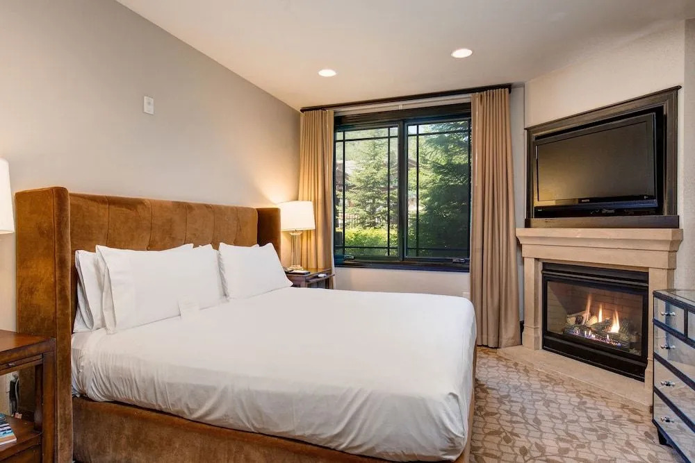 2100 Frostwood Drive Condo - 3 Br condo by RedAwning