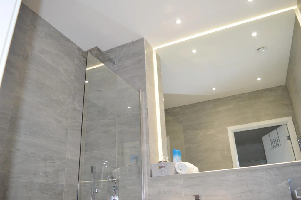 St Albans Luxury Apartment , 5 mins Walk to the Station - 18mins to Central London, Free WiFi &