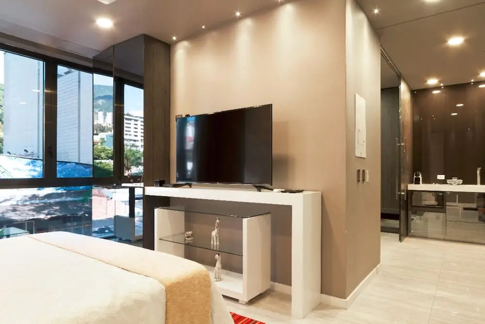 Ultra Luxury 2 Bed Loft in Lleras