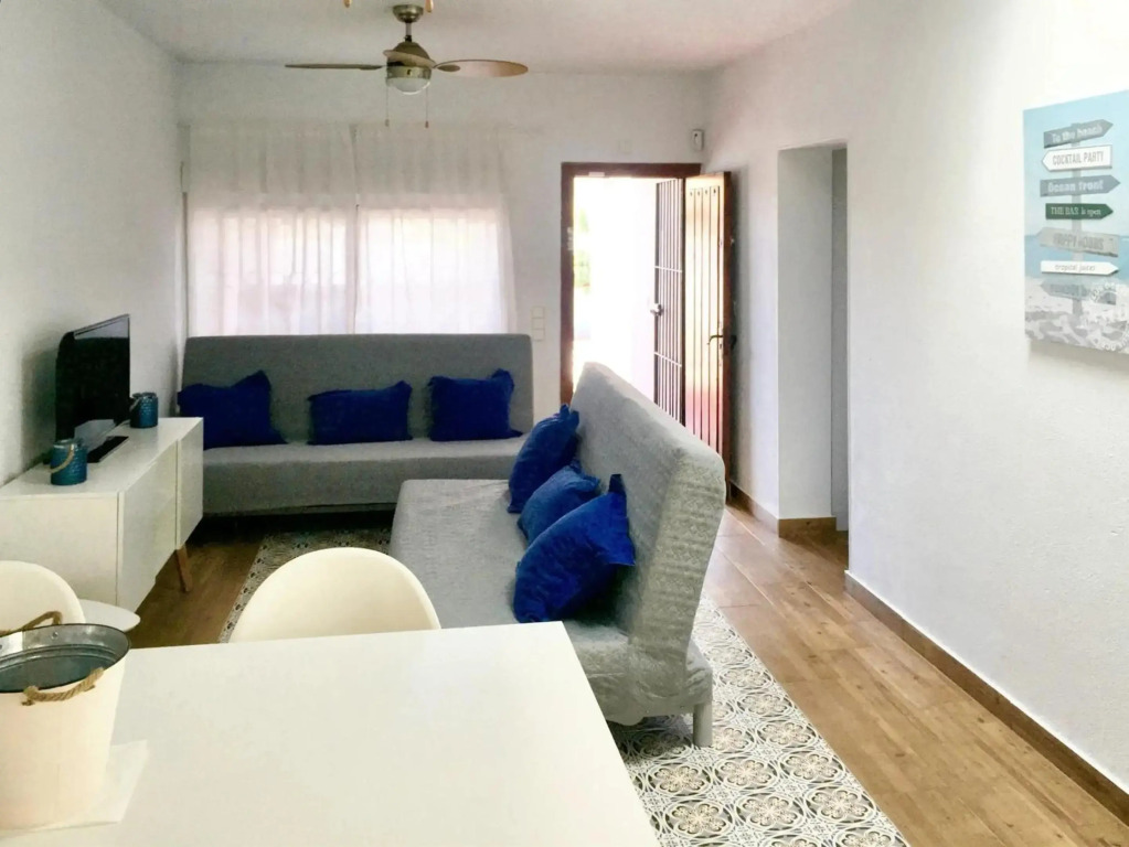 House with 2 Bedrooms in Chiclana de la Frontera, with Enclosed Garden And Wifi - 200 M From the Beach