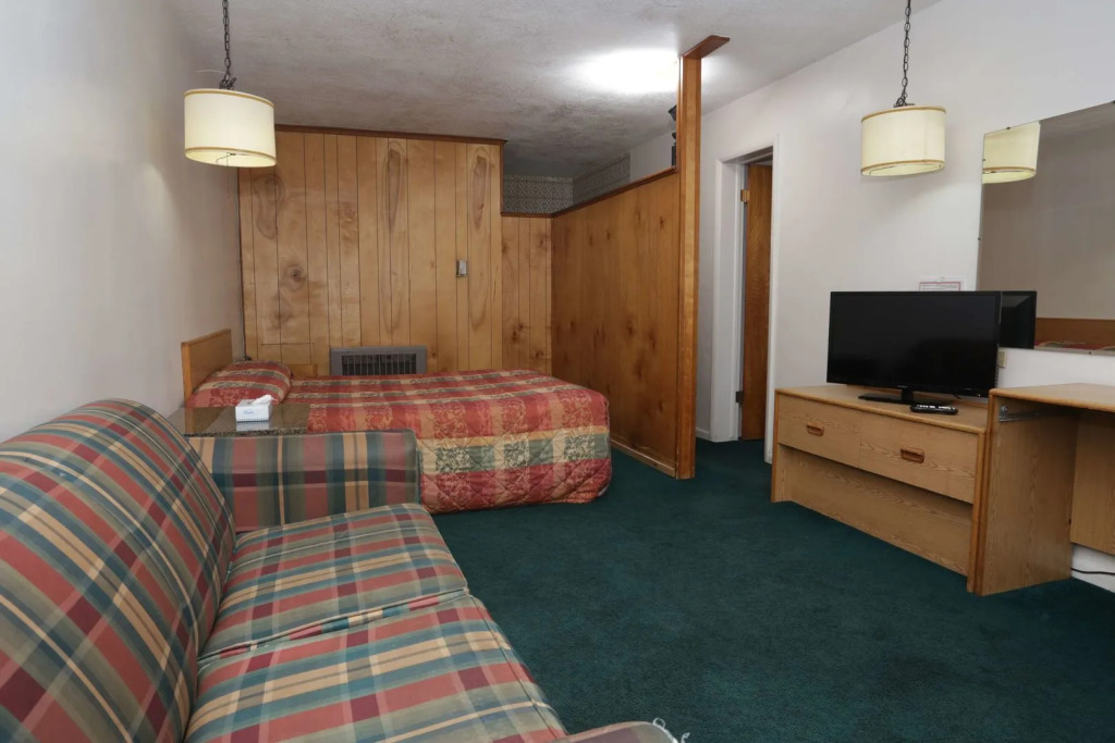 Capri Motel