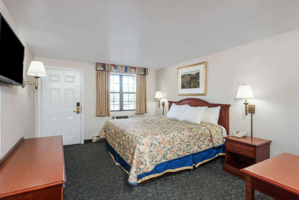 Knights Inn North Attleboro
