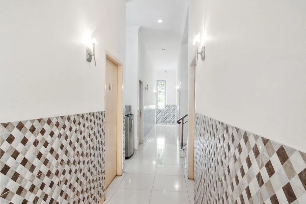 OYO 93499 Pondok Sentosa Near UPH