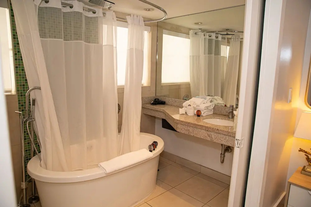 Allure Suites