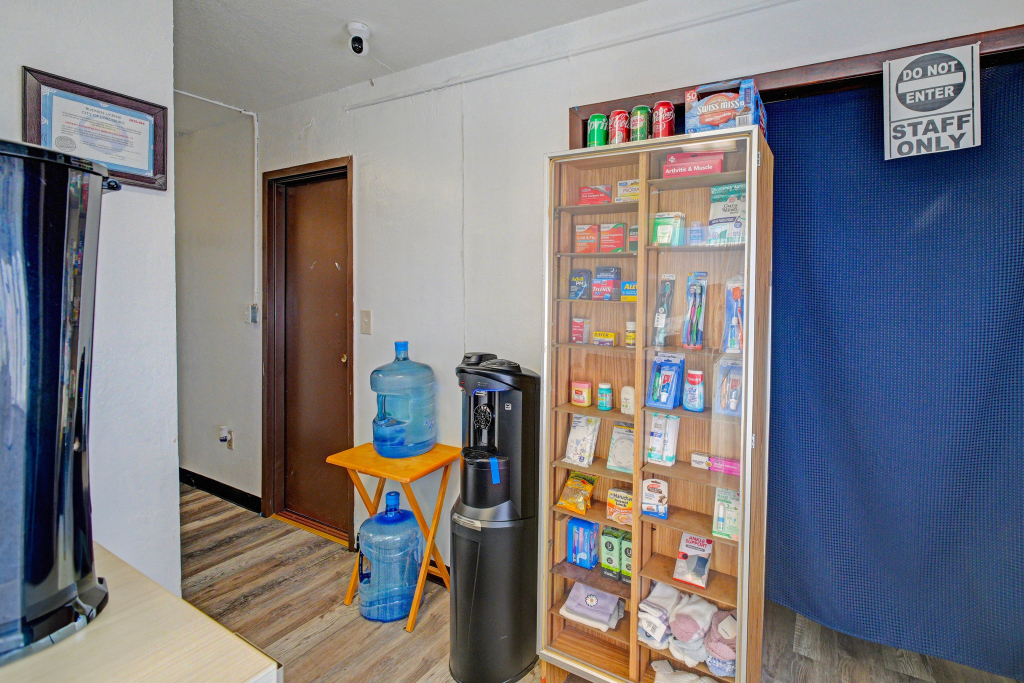 Motel 10