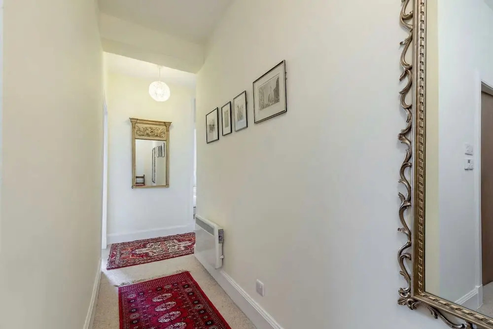 Stunning Newly Refurbished Apt With Private Entrance