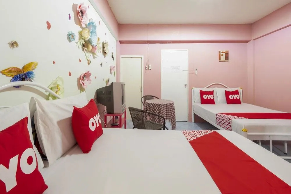 OYO 1099 Star House