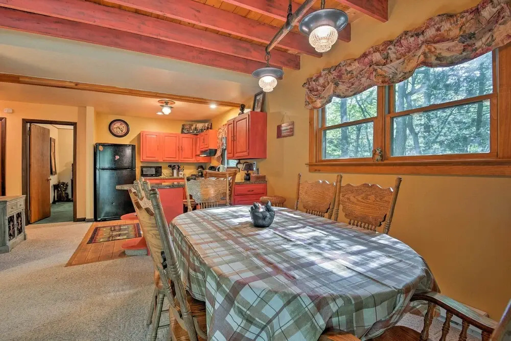 Deck & Big Boulder Views: Lake Harmony House!