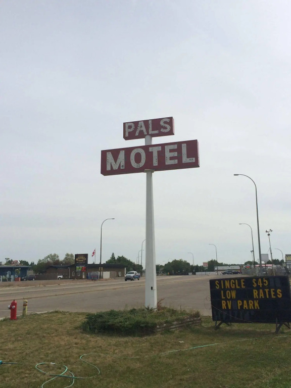 Pals Motel and RV Park