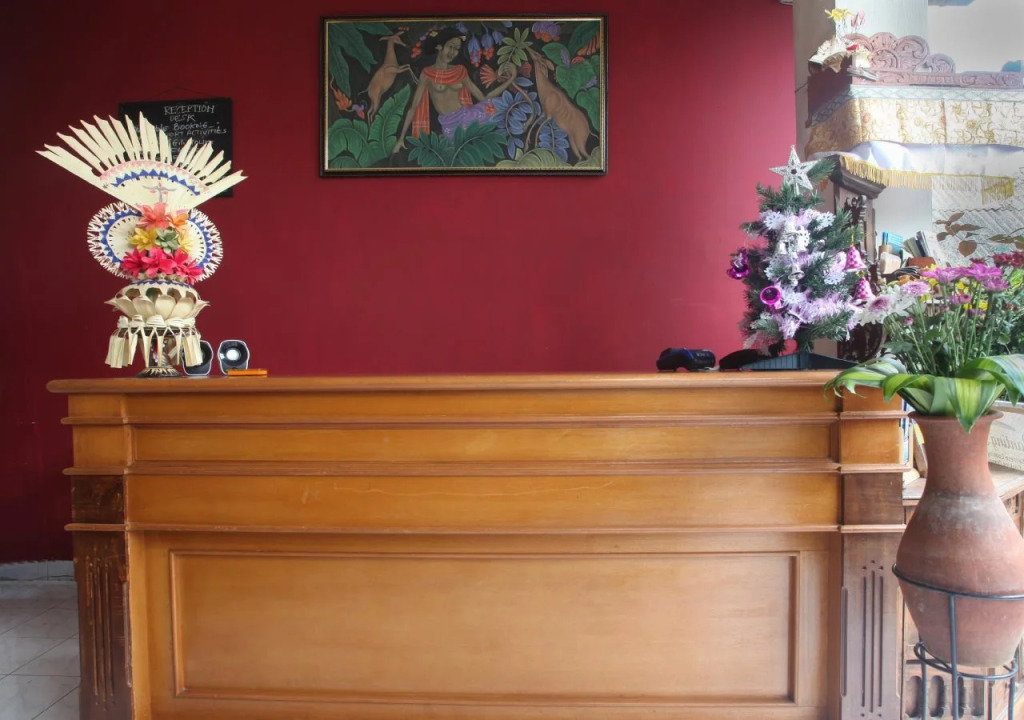Dewa Bungalows, A Balinese House and Art Gallery