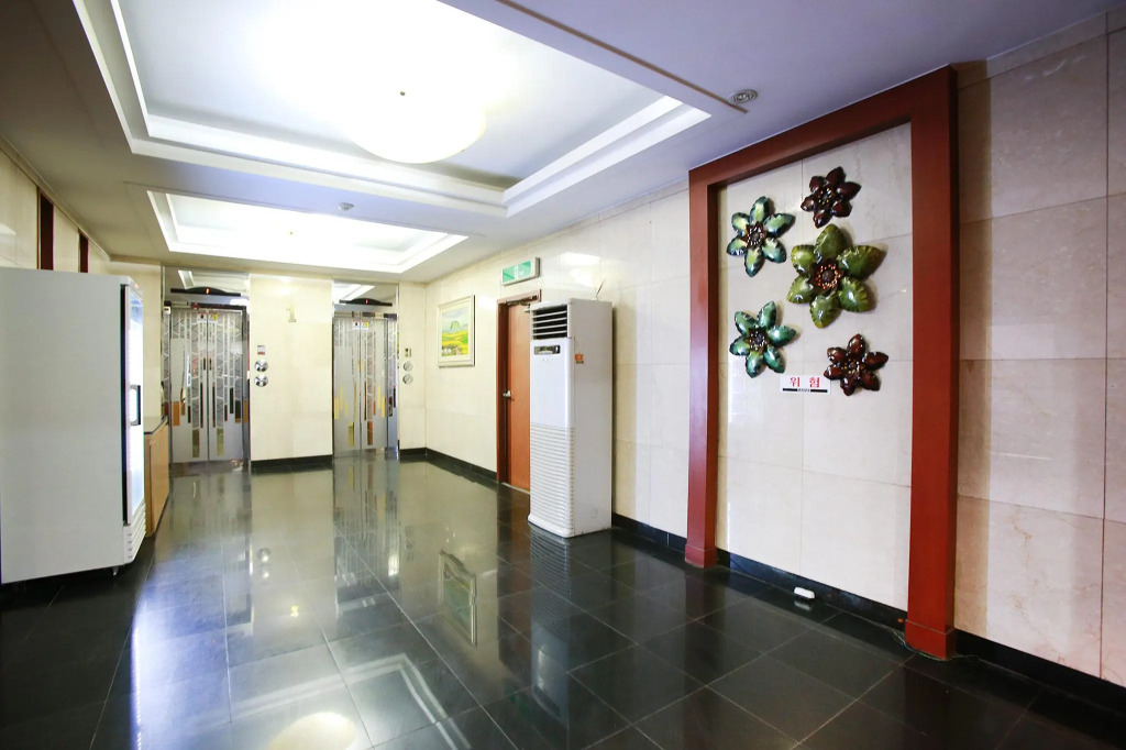 Hwajeong Hotel