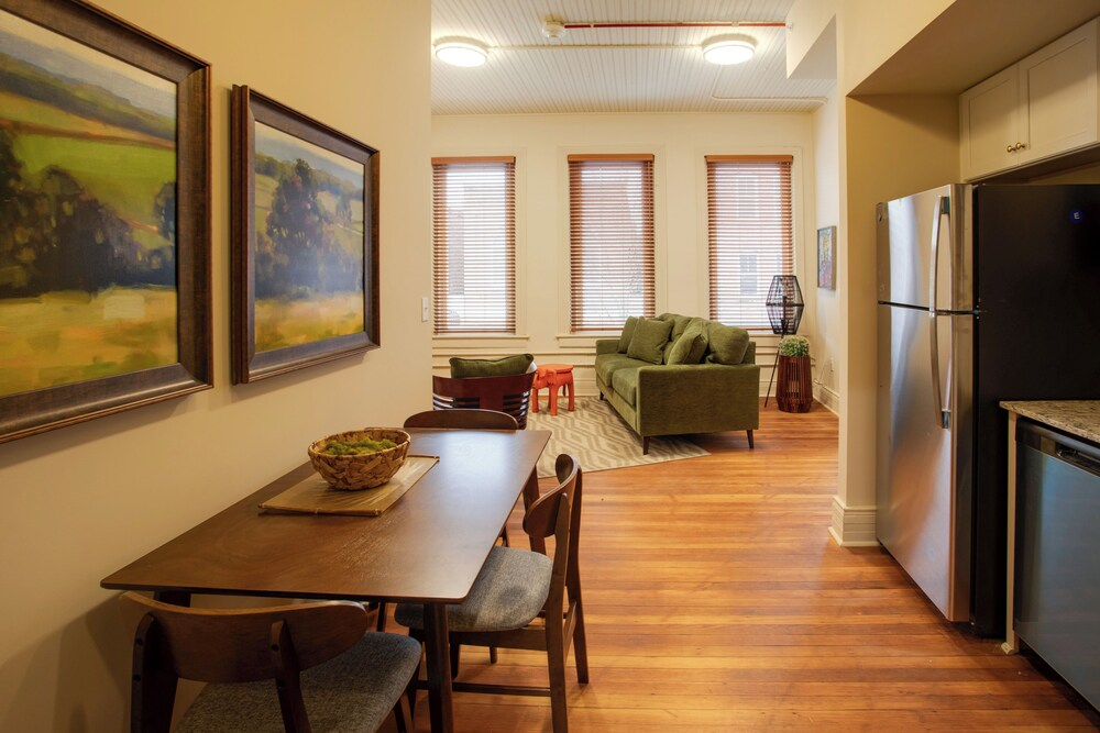 Great for Med Professionals! Dtwn Florence Condo