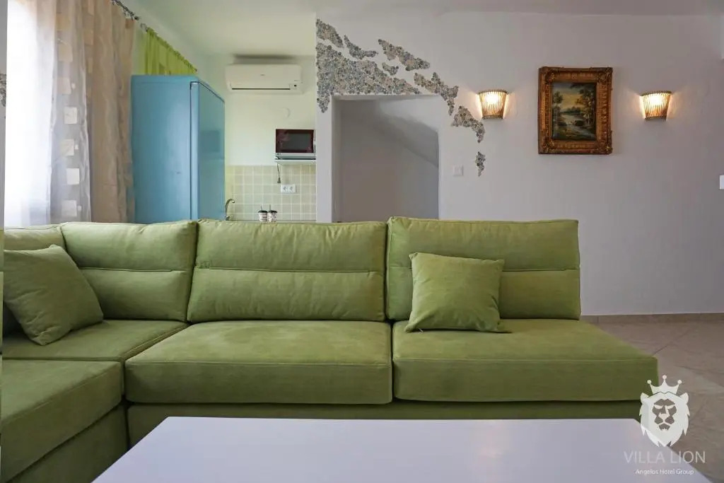 Villa Lion