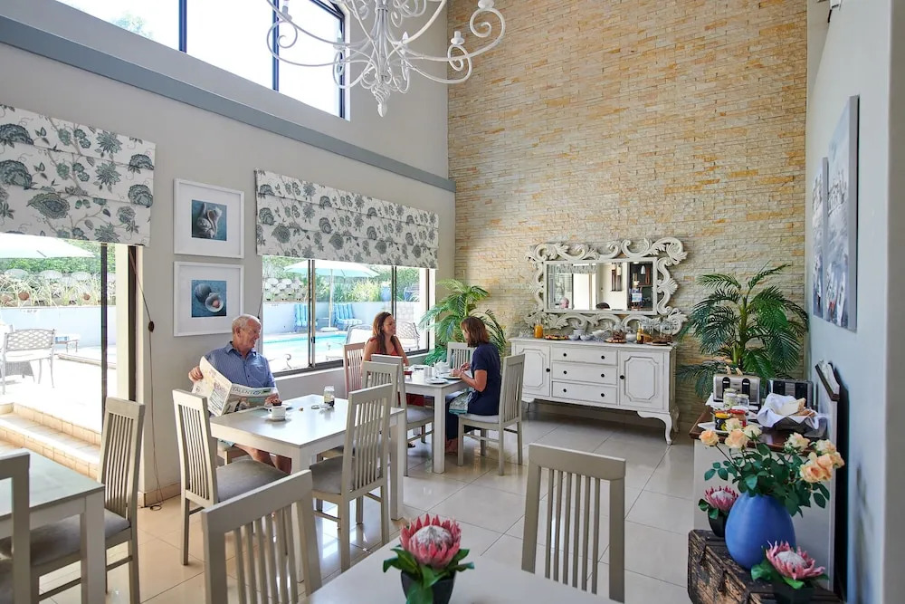 The Hamptons Guest House
