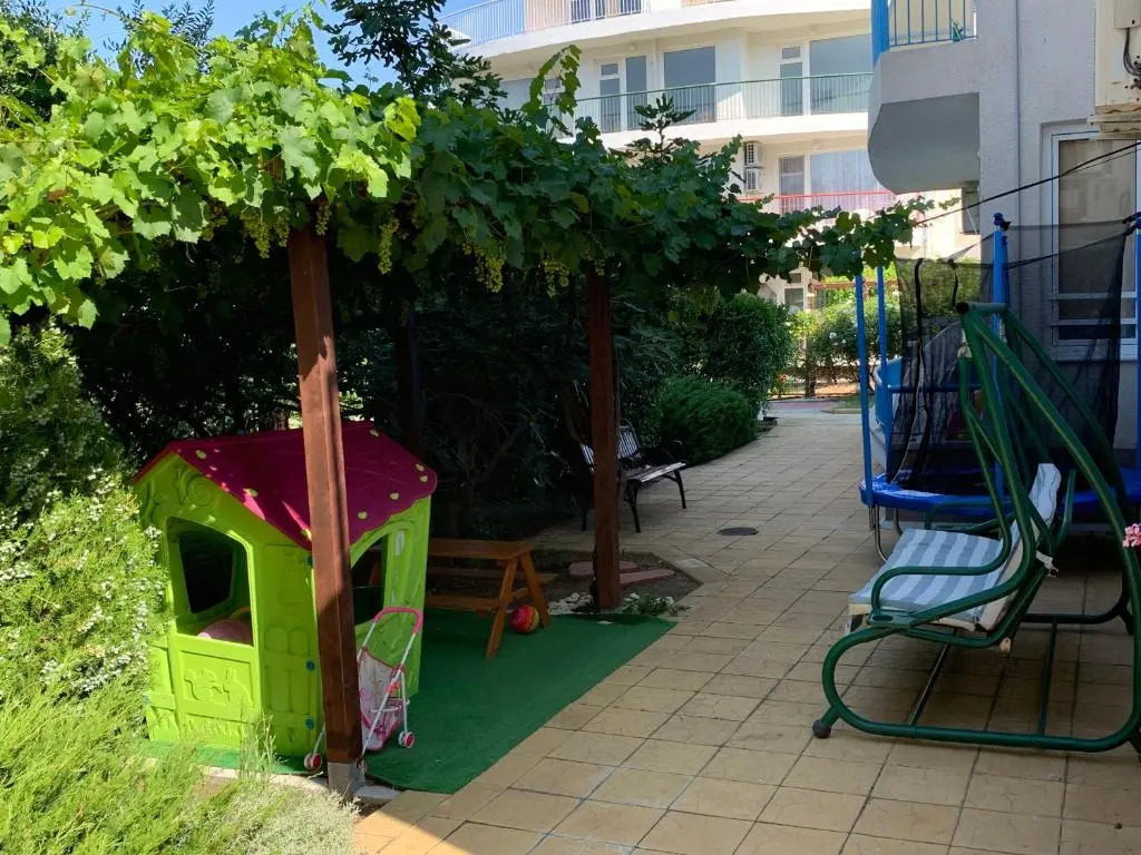 Lilia Guest House