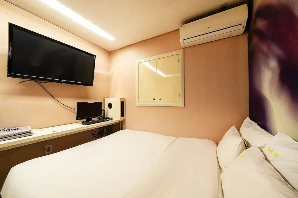 In Hotel Seoul