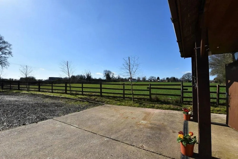 Oak Tree Stables