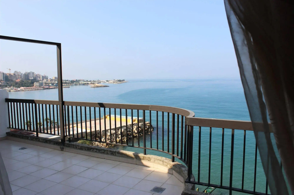 Holiday Suites Hotel & Beach Resort