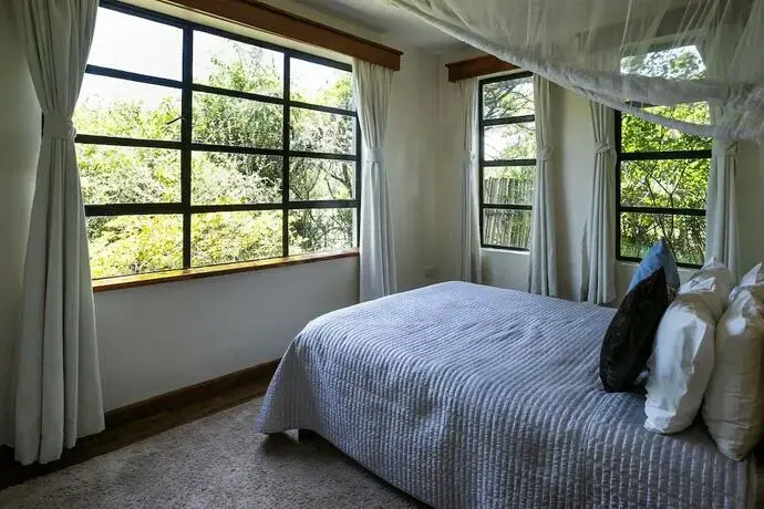 Punda Milias Lodge