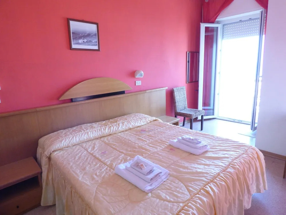 Consul Hotel