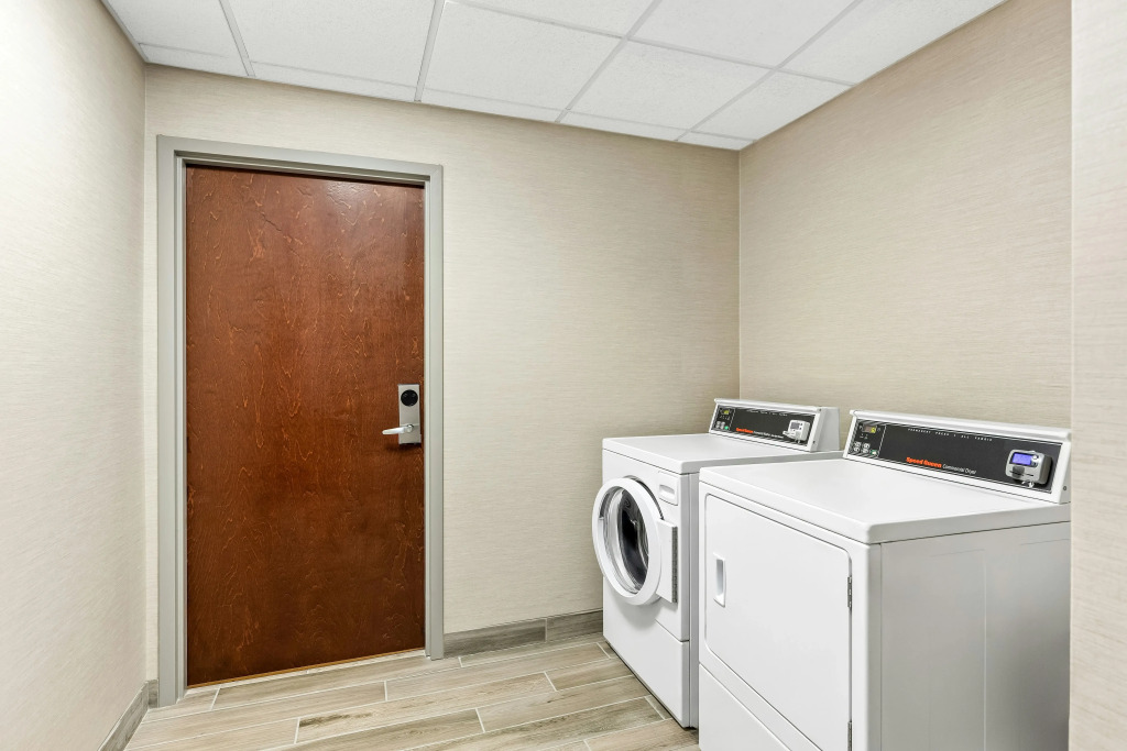 Hampton Inn & Suites Grove City