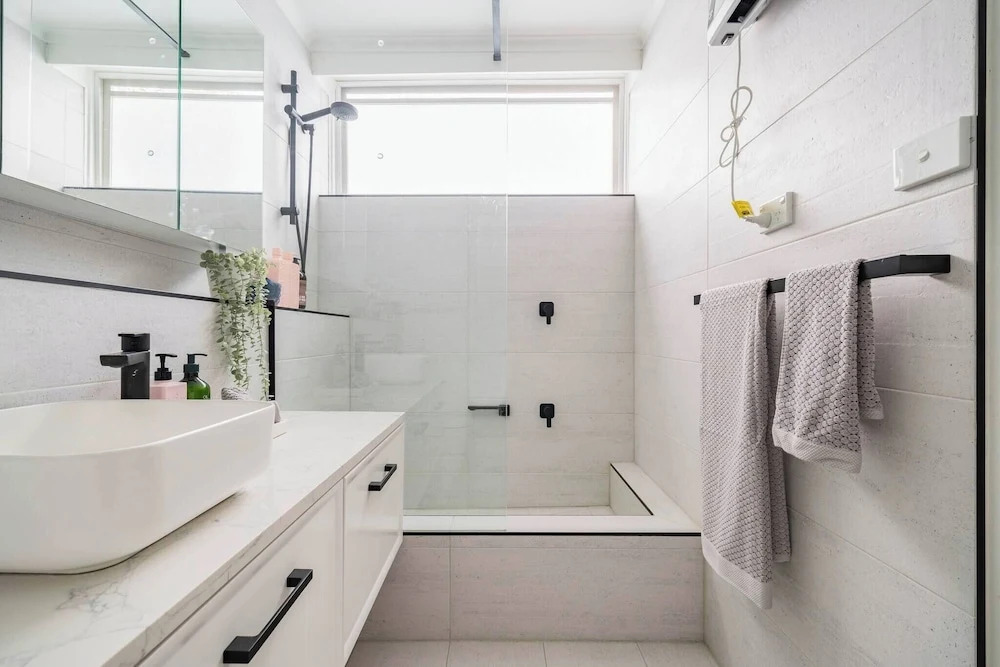 3bd 2 bthToorak Village luxurious Apartment, Relax
