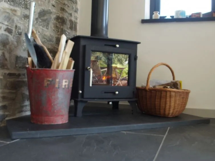 Holiday Home Cae Cwpwl
