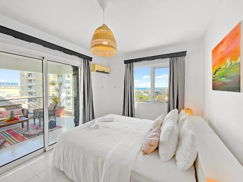 2BR Seaview Penthouse in center