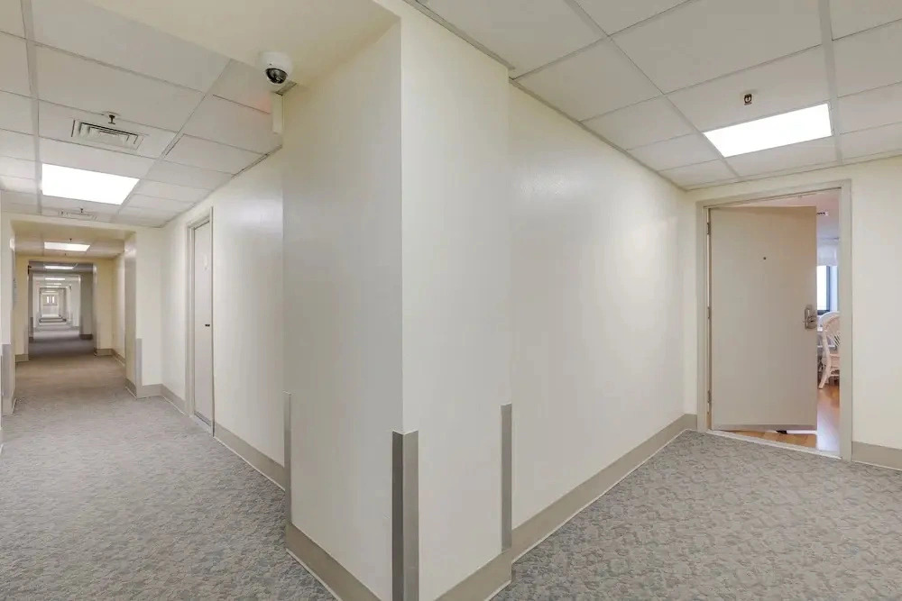 Resort Perks! Spacious Studio w/ Ocean Views