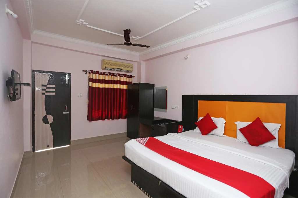 OYO 26765 Hotel Malancha