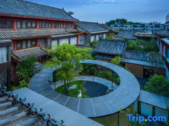 Kaifeng Millennium City Park Gulou Public Square | Yuhefu Classical Garden Resort Hotel