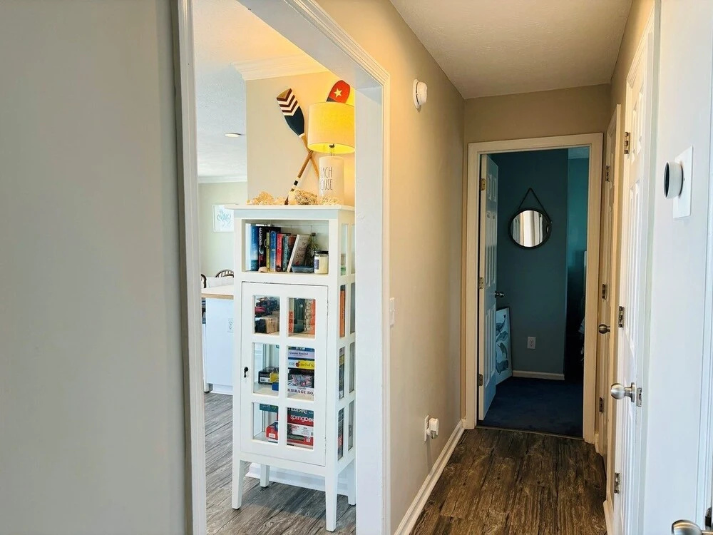 Nothin But Nett 5 Bedroom Home by RedAwning