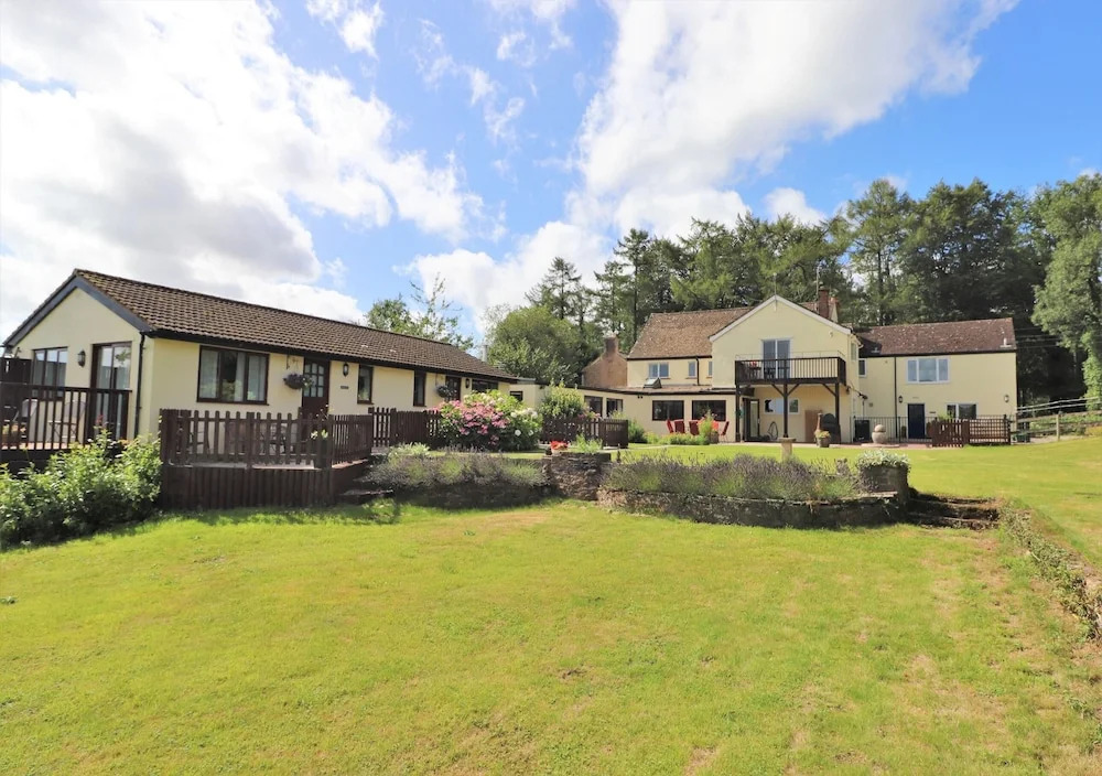 The Rock self-catering holiday cottage and garden lodges