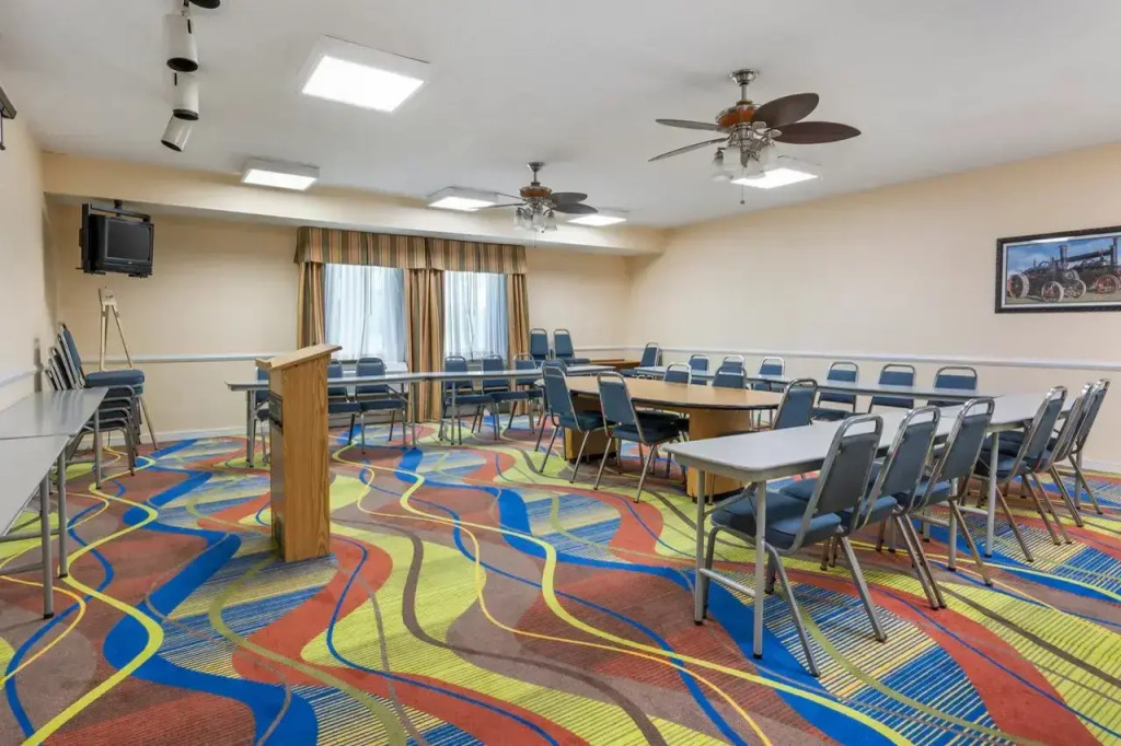 Quality Inn & Suites Near Amish Country