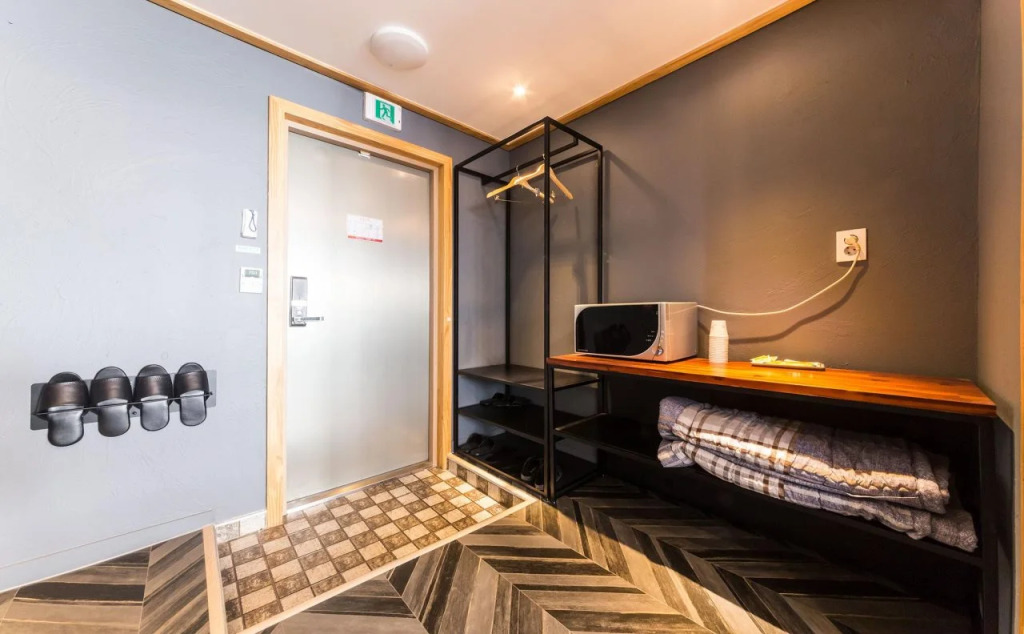 Cube Hotel