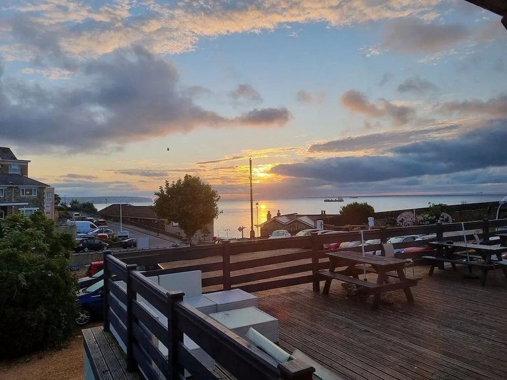 Sunrise Hotel