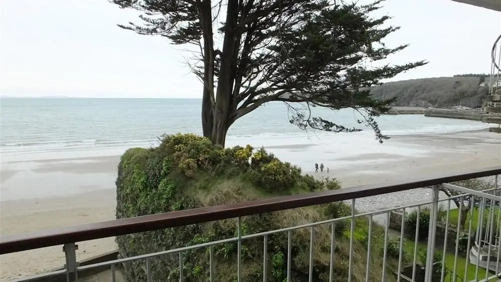 Beach Court 24