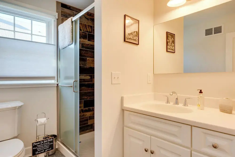 Walk to Village! Family-Friendly Gem in East Burke