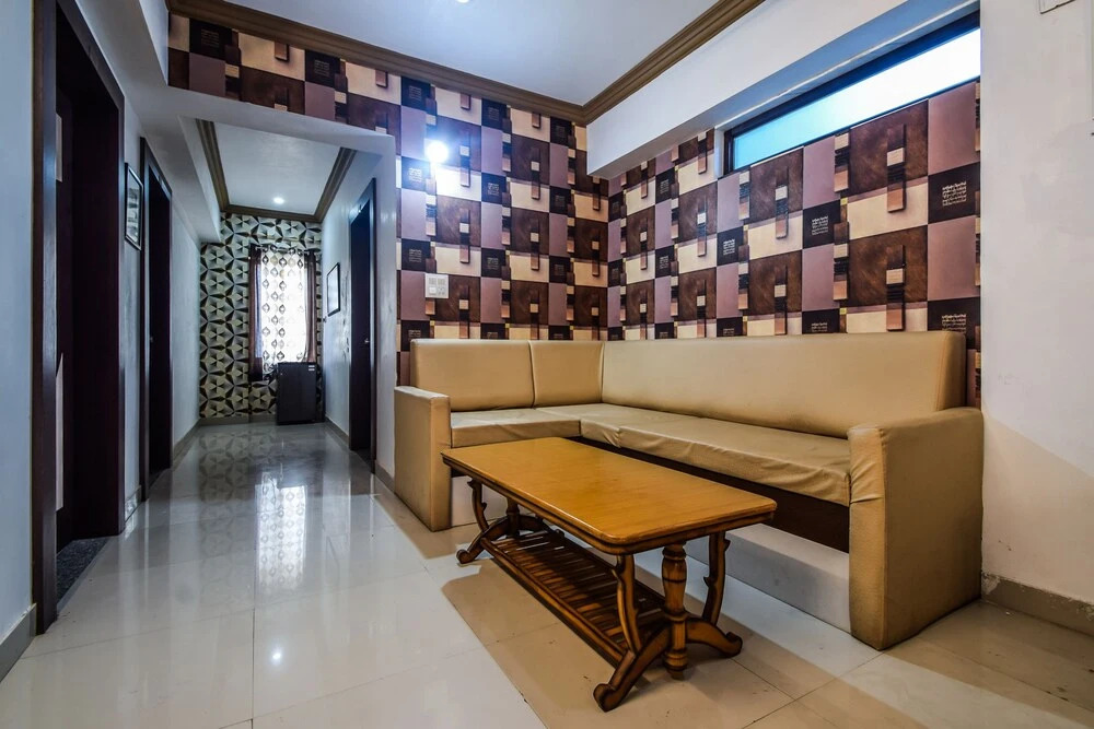 OYO 18315 Hotel Marudhara Palace