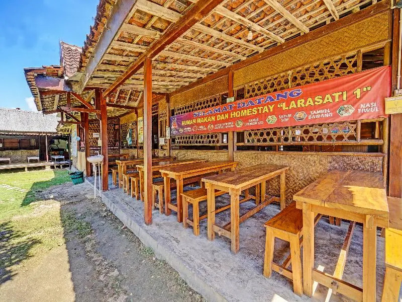 Oyo 91201 Larasati Homestay Pantai Klayar