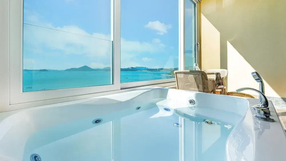 Yeosu Stay Raonpine Spa Pension