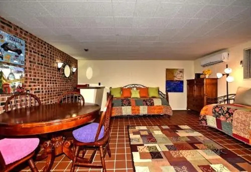 Comal Cottage on Union #291