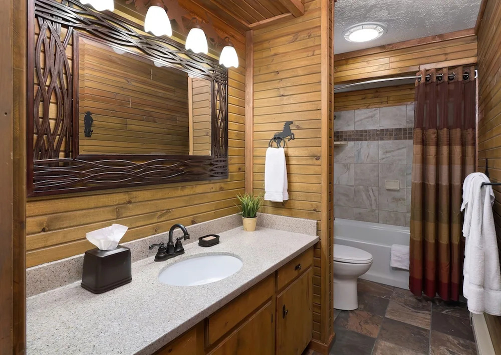 Rock Crest Lodge & Cabins